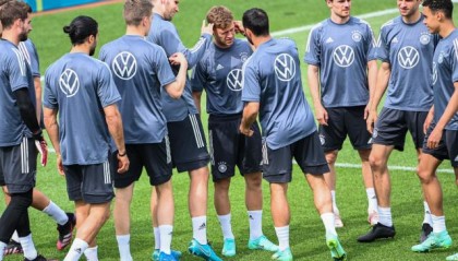 彩经网-【德国队观察】勒夫忙啥呢？激情四射怒练三大法宝！